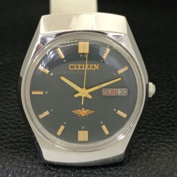 Vintage 1977 Citizen Automatic Mens Silver Watch W/daydate & Gold accents - Picture 4 of 9